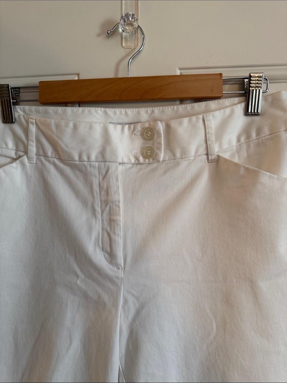 Liz Claiborne Villager White Stretch Pants - Picture 2 of 6